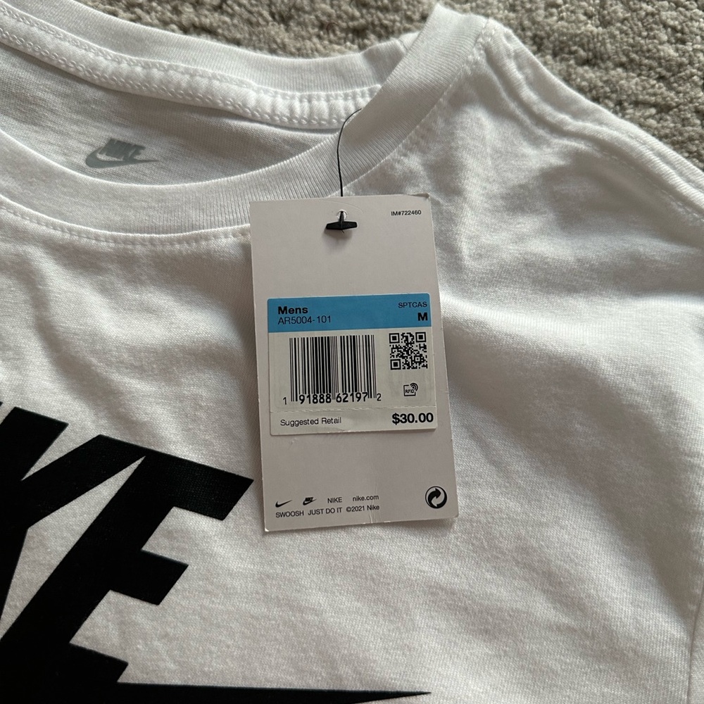 Men’s Nike White T-Shirt - Picture 5 of 8